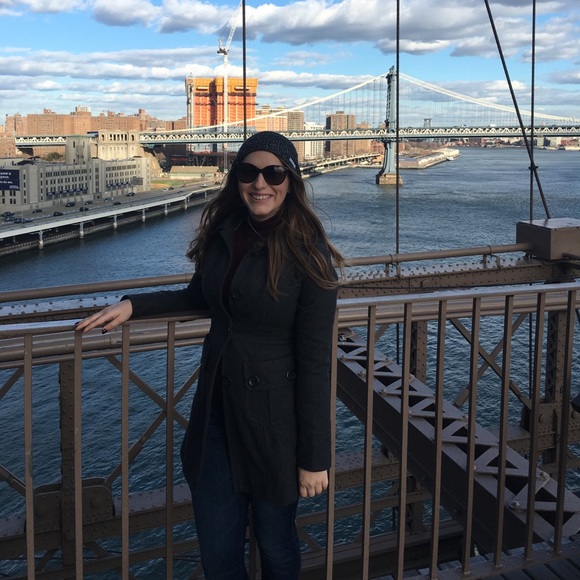 Meet your Posher, Nicole - Picture 4 of 4